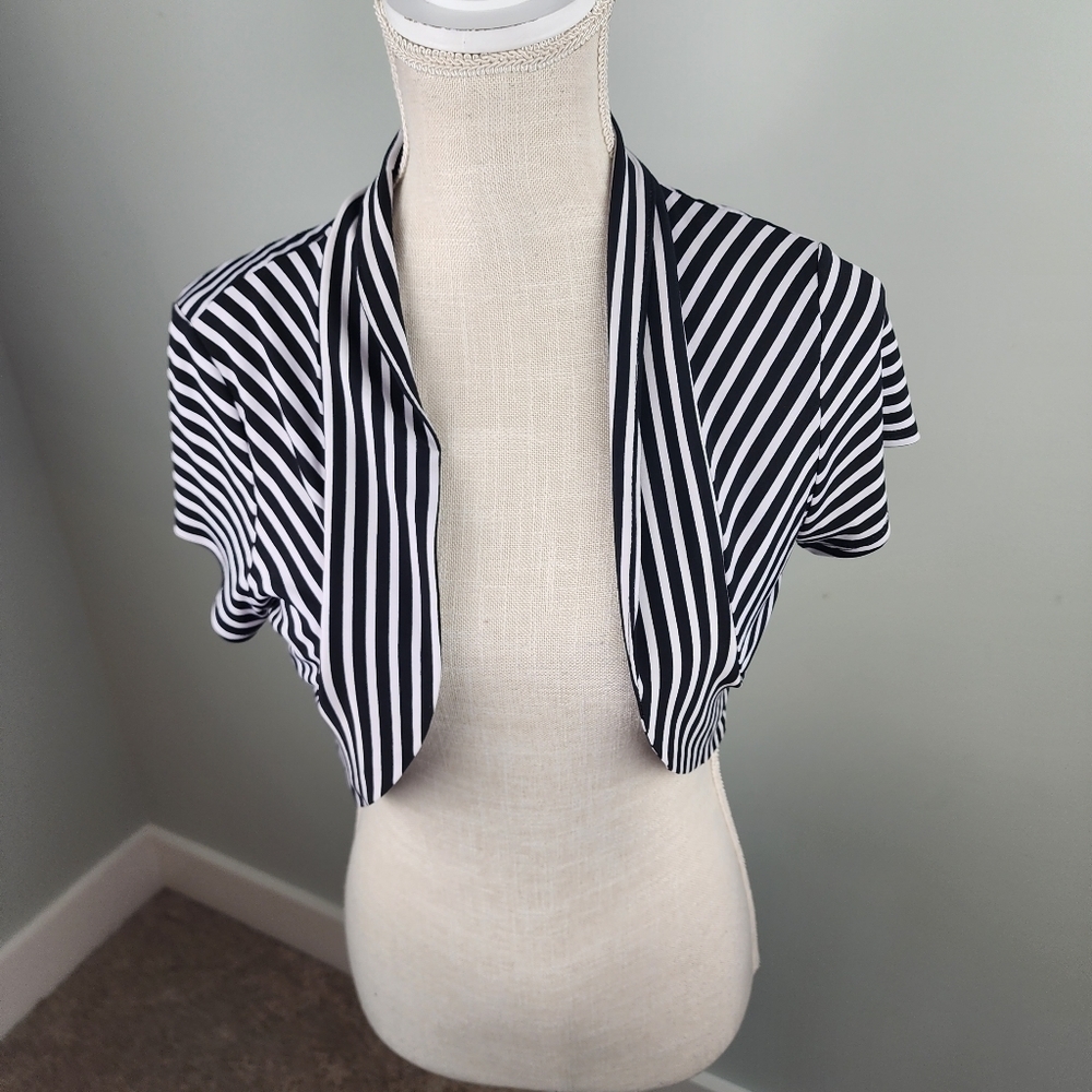 Soft Works Women’s Open Short Vest Black and White Size Small